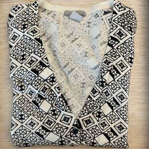 Geometric pattern 3/4 sleeve v-neck cardigan